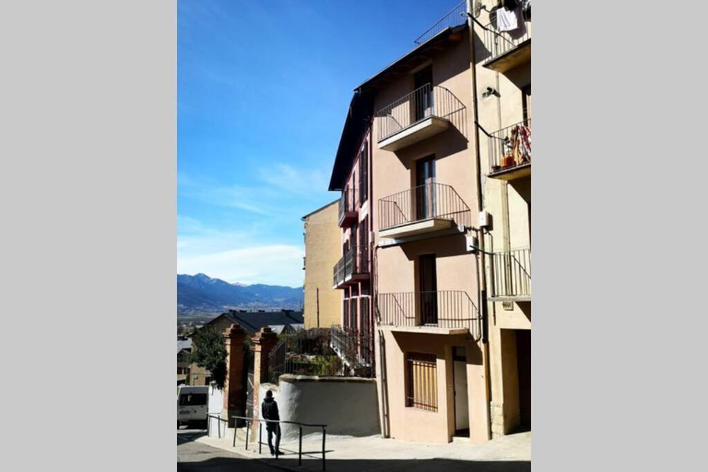 Puigcerda Centro. Acogedor Apartament En El Pueblo Dış mekan fotoğraf